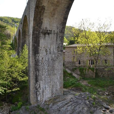 Maison Sous Le Pont Meyras Exterior foto