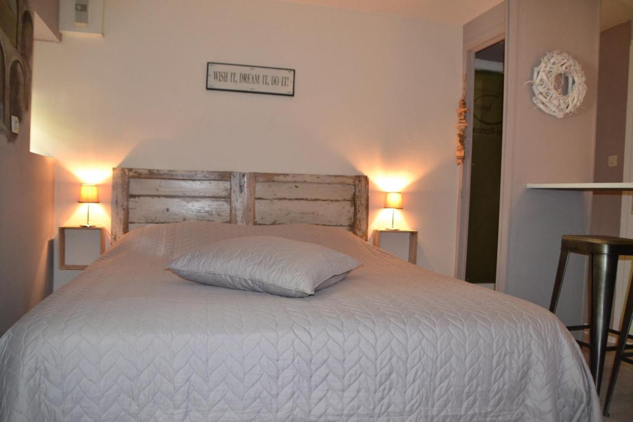 Bed and Breakfast Maison Sous Le Pont Meyras Exterior foto