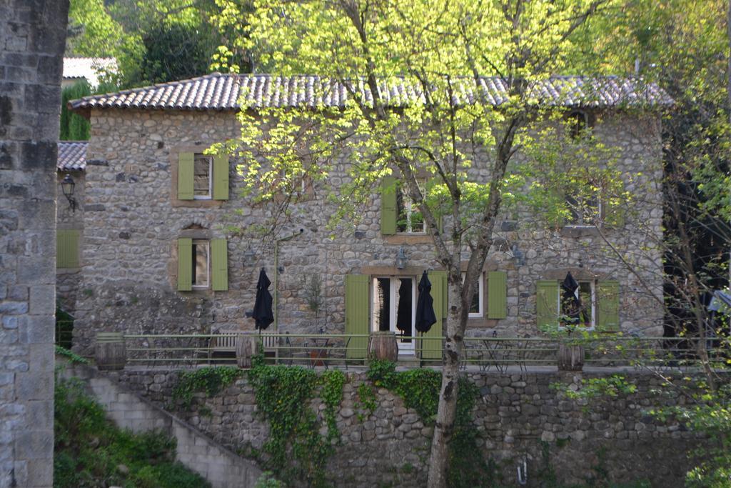 Bed and Breakfast Maison Sous Le Pont Meyras Exterior foto