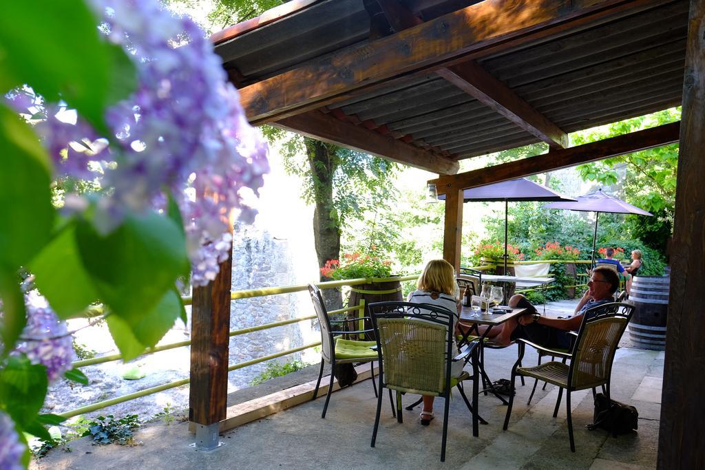 Maison Sous Le Pont Meyras Exterior foto