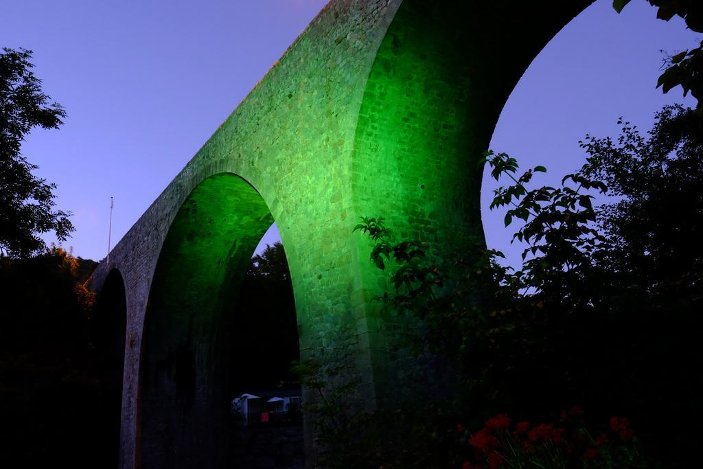 Maison Sous Le Pont Meyras Exterior foto