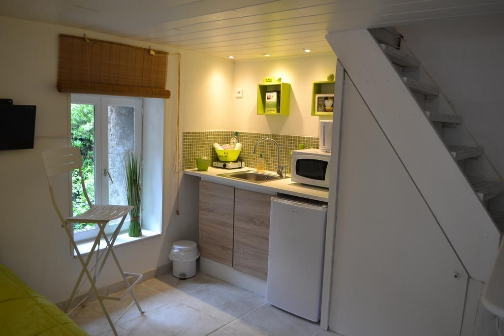Bed and Breakfast Maison Sous Le Pont Meyras Exterior foto